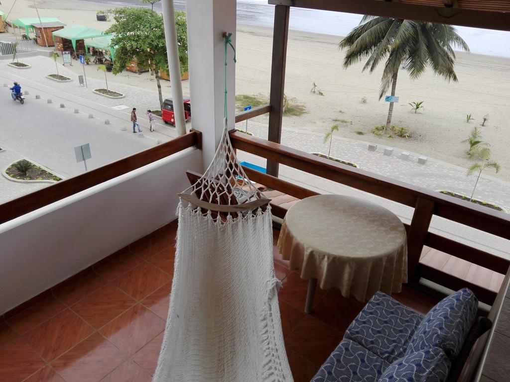 Hotel Pacifico Puerto López Екстериор снимка