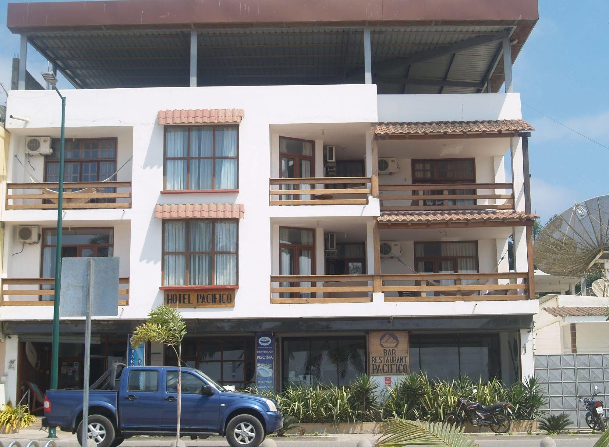 Hotel Pacifico Puerto López Екстериор снимка