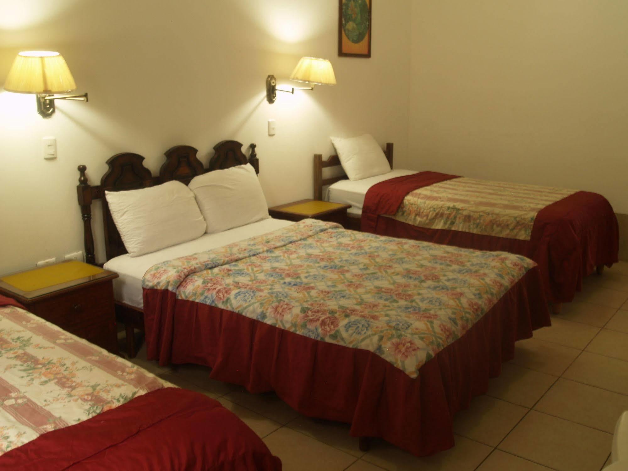 Hotel Pacifico Puerto López Екстериор снимка