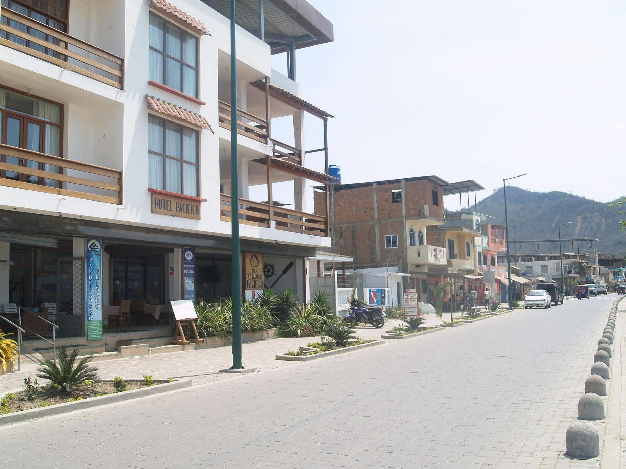 Hotel Pacifico Puerto López Екстериор снимка