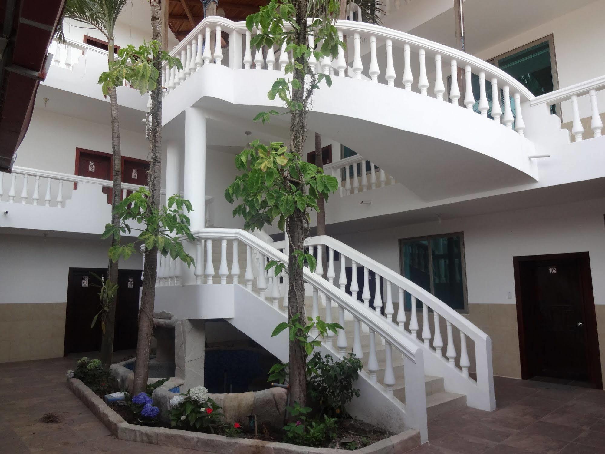 Hotel Pacifico Puerto López Екстериор снимка