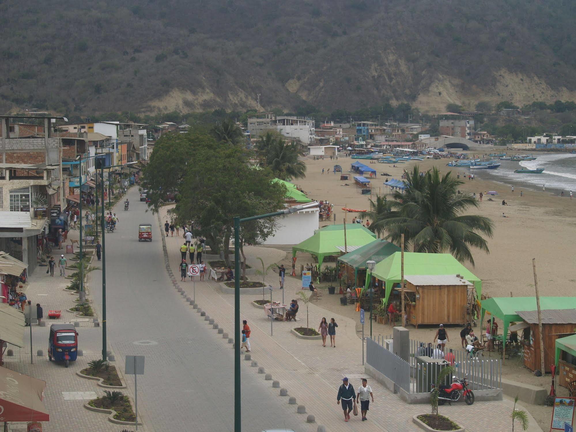 Hotel Pacifico Puerto López Екстериор снимка